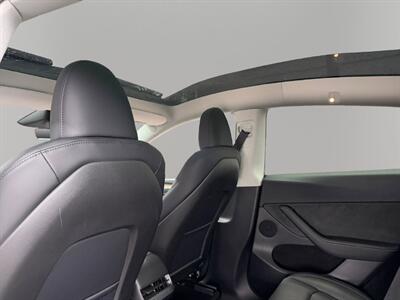 2024 Tesla Model Y Long Range - Photo 17 - Lennox, CA 90304