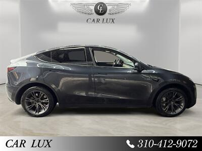 2024 Tesla Model Y Long Range - Photo 6 - Lennox, CA 90304