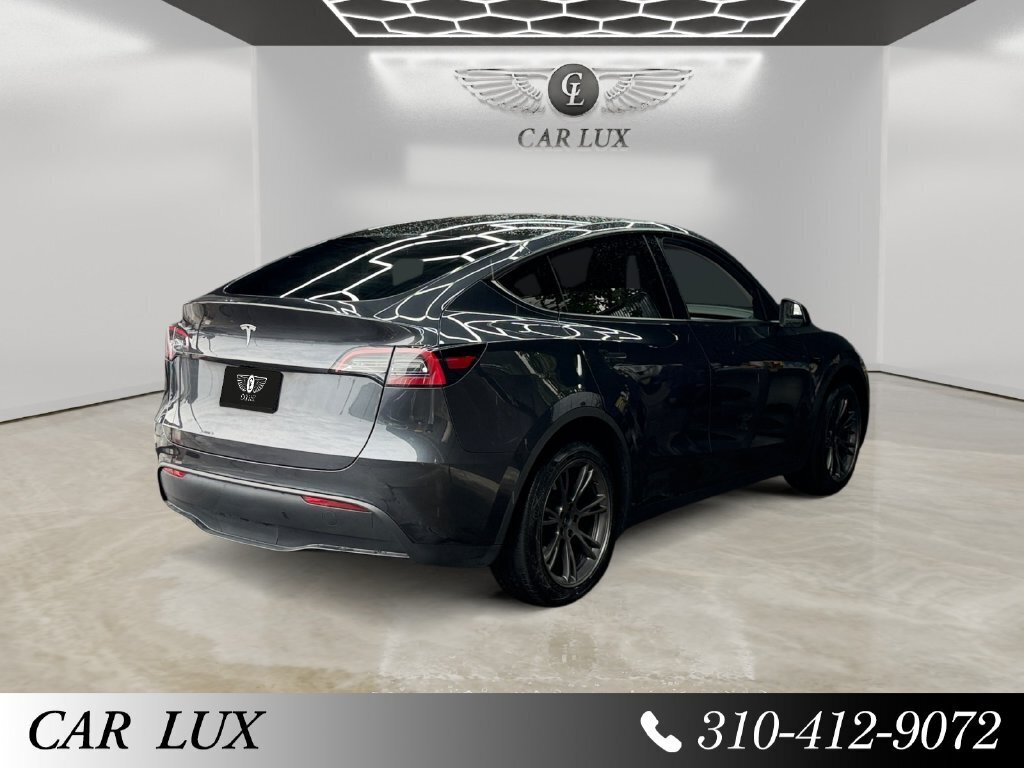 2024 Tesla Model Y Long Range - Photo 5 - Lennox, CA 90304
