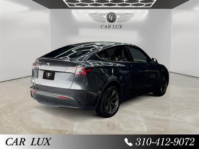 2024 Tesla Model Y Long Range - Photo 5 - Lennox, CA 90304