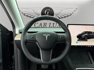 2024 Tesla Model Y Long Range - Photo 12 - Lennox, CA 90304