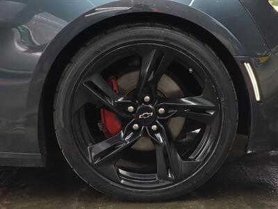 2020 Chevrolet Camaro LT1   - Photo 19 - Lennox, CA 90304