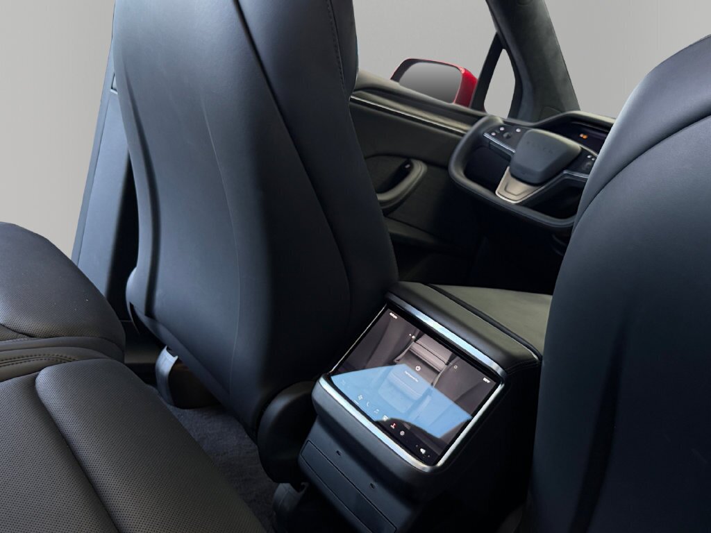 2023 Tesla Model X - Photo 18 - Lennox, CA 90304