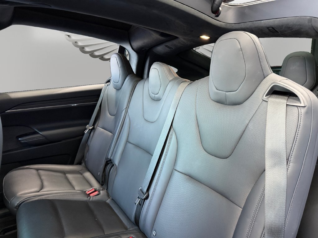 2023 Tesla Model X - Photo 13 - Lennox, CA 90304
