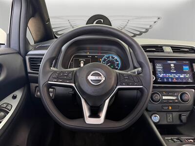 2025 Nissan LEAF S - Photo 12 - Lennox, CA 90304