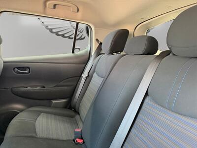 2025 Nissan LEAF S - Photo 13 - Lennox, CA 90304
