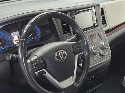 2020 Toyota Sienna Limited Premium 7 Passenger - Photo 16 - Lennox, CA 90304