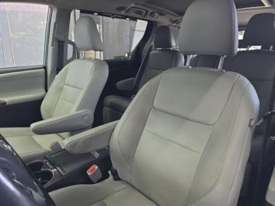 2020 Toyota Sienna Limited Premium 7 Passenger - Photo 17 - Lennox, CA 90304