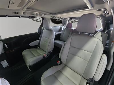 2020 Toyota Sienna Limited Premium 7 Passenger - Photo 13 - Lennox, CA 90304