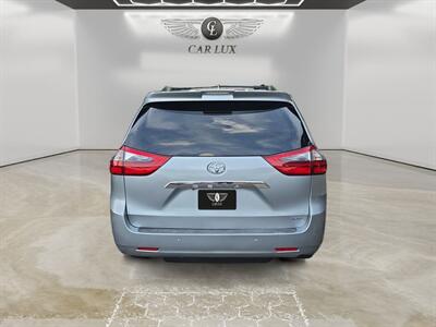 2020 Toyota Sienna Limited Premium 7 Passenger - Photo 4 - Lennox, CA 90304