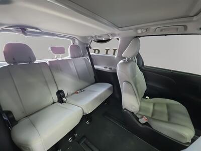 2020 Toyota Sienna Limited Premium 7 Passenger - Photo 11 - Lennox, CA 90304