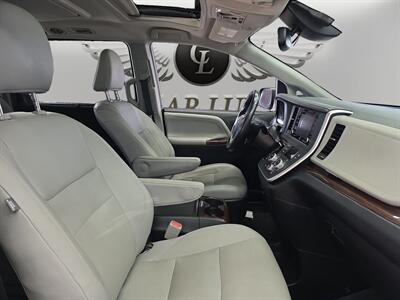 2020 Toyota Sienna Limited Premium 7 Passenger - Photo 15 - Lennox, CA 90304
