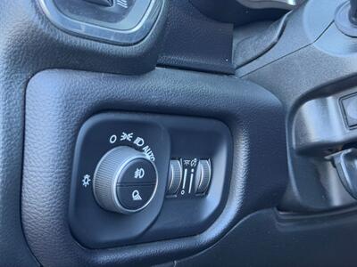 2022 RAM 2500 Laramie - Photo 27 - Lennox, CA 90304