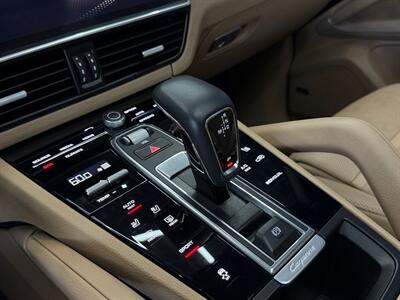 2023 Porsche Cayenne Platinum Edition - Photo 22 - Lennox, CA 90304