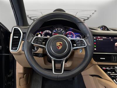 2023 Porsche Cayenne Platinum Edition - Photo 12 - Lennox, CA 90304