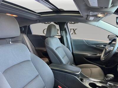 2023 Chevrolet Malibu LT 1LT   - Photo 14 - Lennox, CA 90304