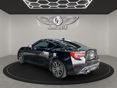 2017 Toyota 86   - Photo 5 - Lennox, CA 90304