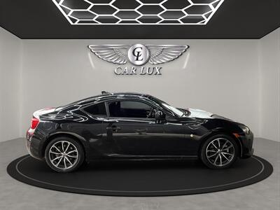 2017 Toyota 86   - Photo 8 - Lennox, CA 90304