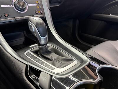 2016 Ford Fusion Hybrid Titanium   - Photo 21 - Lennox, CA 90304