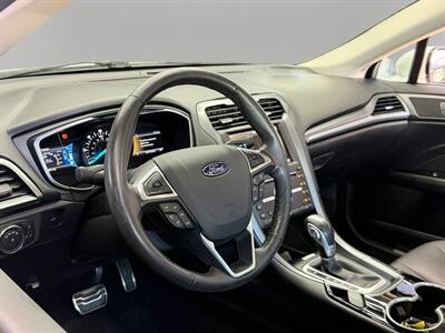2016 Ford Fusion Hybrid Titanium   - Photo 15 - Lennox, CA 90304