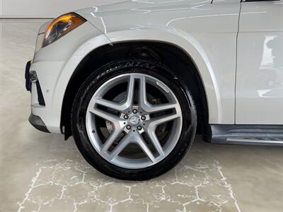 2015 Mercedes-Benz GL 550 4MATIC®   - Photo 14 - Lennox, CA 90304