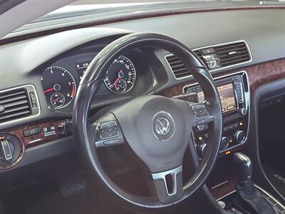 2012 Volkswagen Passat TDI SEL Premium   - Photo 12 - Lennox, CA 90304