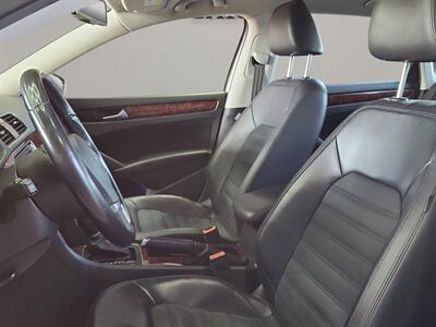 2012 Volkswagen Passat TDI SEL Premium   - Photo 10 - Lennox, CA 90304