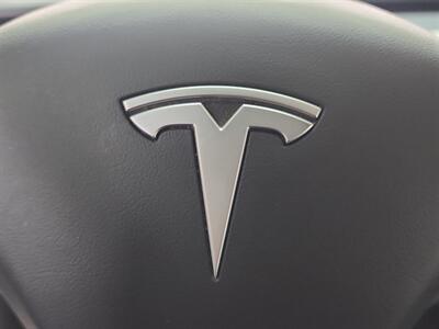 2022 Tesla Model Y Long Range   - Photo 11 - Lennox, CA 90304