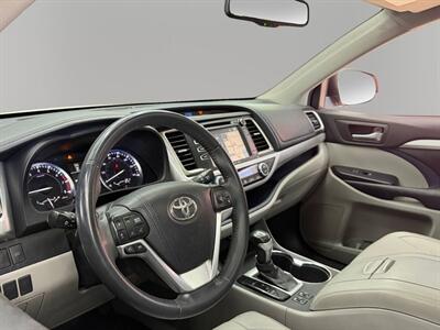 2016 Toyota Highlander XLE V6   - Photo 16 - Lennox, CA 90304