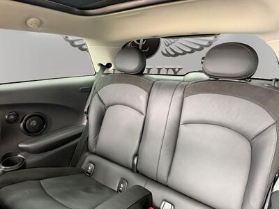 2022 MINI Hardtop 2 Door Signature Plus   - Photo 13 - Lennox, CA 90304