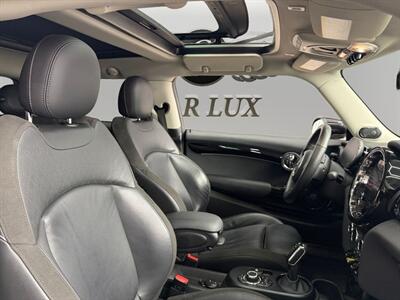 2022 MINI Hardtop 2 Door Signature Plus   - Photo 15 - Lennox, CA 90304