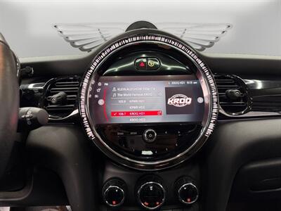 2022 MINI Hardtop 2 Door Signature Plus   - Photo 25 - Lennox, CA 90304