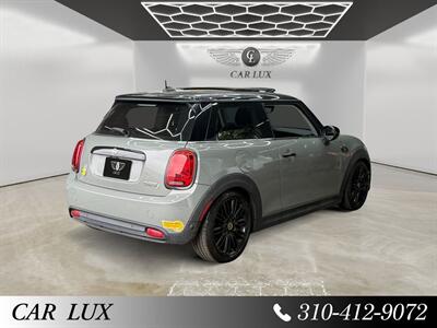 2022 MINI Hardtop 2 Door Signature Plus   - Photo 5 - Lennox, CA 90304