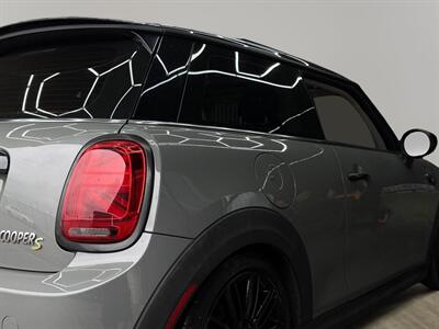 2022 MINI Hardtop 2 Door Signature Plus   - Photo 27 - Lennox, CA 90304
