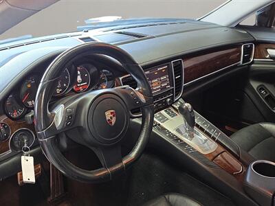 2011 Porsche Panamera 4   - Photo 13 - Lennox, CA 90304