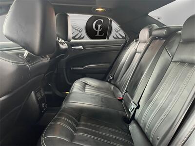 2014 Chrysler 300 Series S   - Photo 13 - Lennox, CA 90304