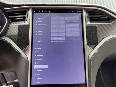 2020 Tesla Model X Performance   - Photo 33 - Lennox, CA 90304