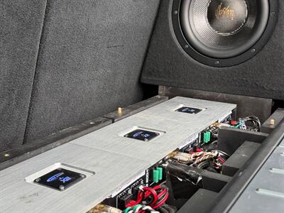 2020 Tesla Model X Performance   - Photo 25 - Lennox, CA 90304