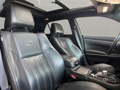 2021 Chrysler 300 Series S   - Photo 16 - Lennox, CA 90304