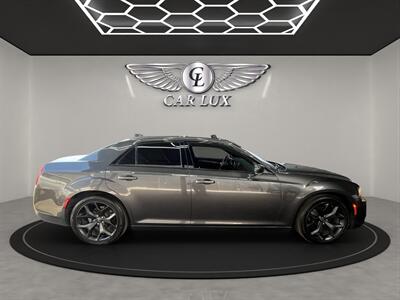2021 Chrysler 300 Series S   - Photo 8 - Lennox, CA 90304
