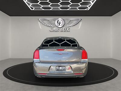 2021 Chrysler 300 Series S   - Photo 6 - Lennox, CA 90304