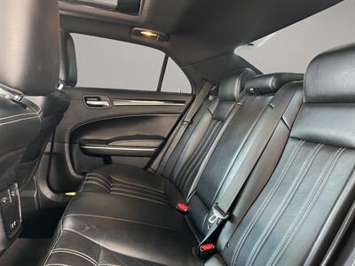 2021 Chrysler 300 Series S   - Photo 12 - Lennox, CA 90304