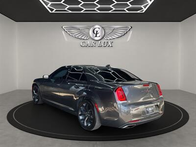 2021 Chrysler 300 Series S   - Photo 5 - Lennox, CA 90304