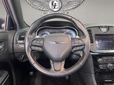2021 Chrysler 300 Series S   - Photo 10 - Lennox, CA 90304