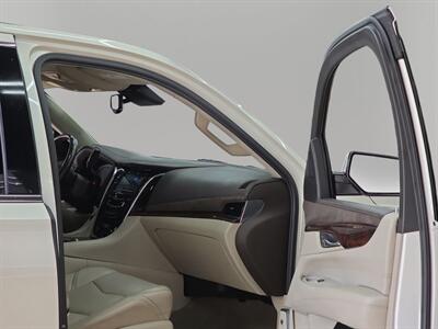 2015 Cadillac Escalade ESV Luxury   - Photo 22 - Lennox, CA 90304