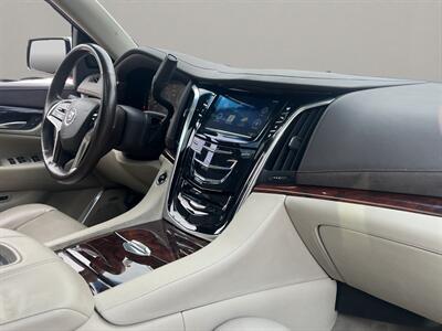 2015 Cadillac Escalade ESV Luxury   - Photo 17 - Lennox, CA 90304