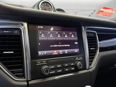 2018 Porsche Macan   - Photo 23 - Lennox, CA 90304