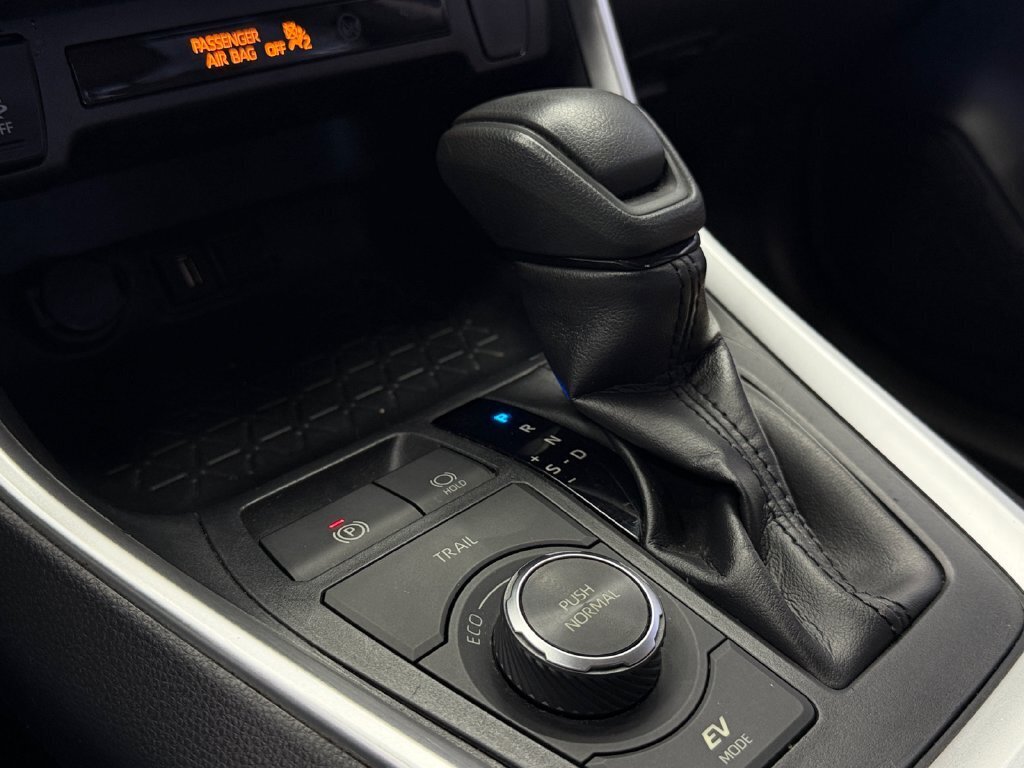 2020 Toyota RAV4 Hybrid LE - Photo 22 - Lennox, CA 90304