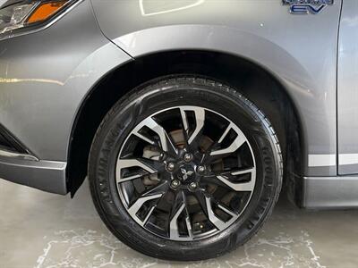 2018 Mitsubishi Outlander PHEV GT   - Photo 14 - Lennox, CA 90304