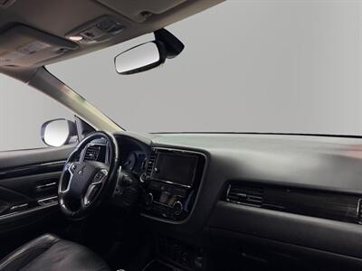 2018 Mitsubishi Outlander PHEV GT   - Photo 16 - Lennox, CA 90304